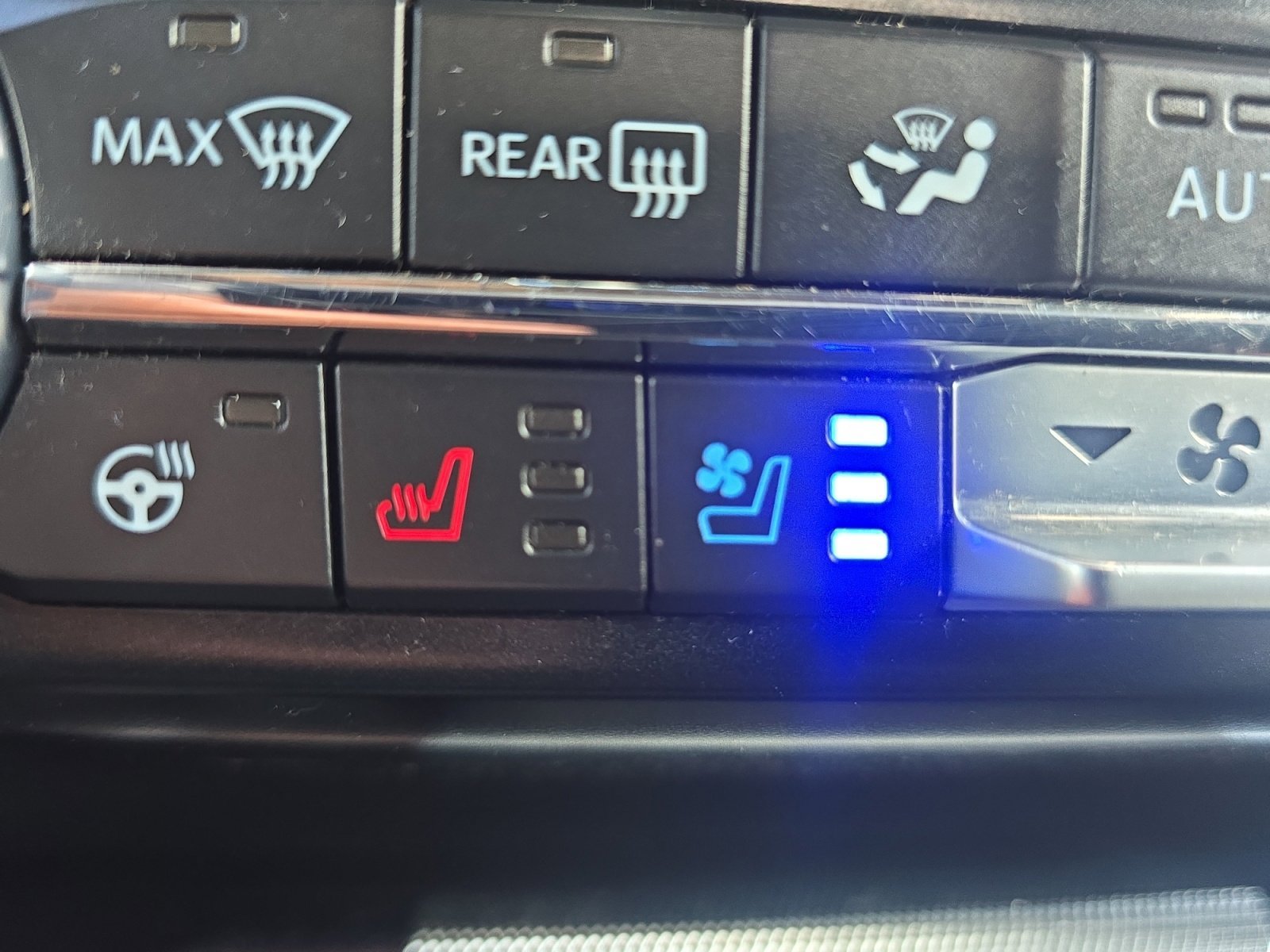 Used 2022 Black Metallic Ford Tremor image 24