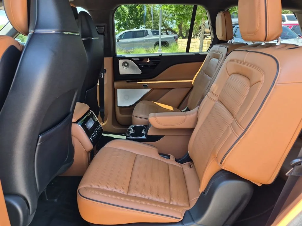 Used 2023  Lincoln Black Label image 35