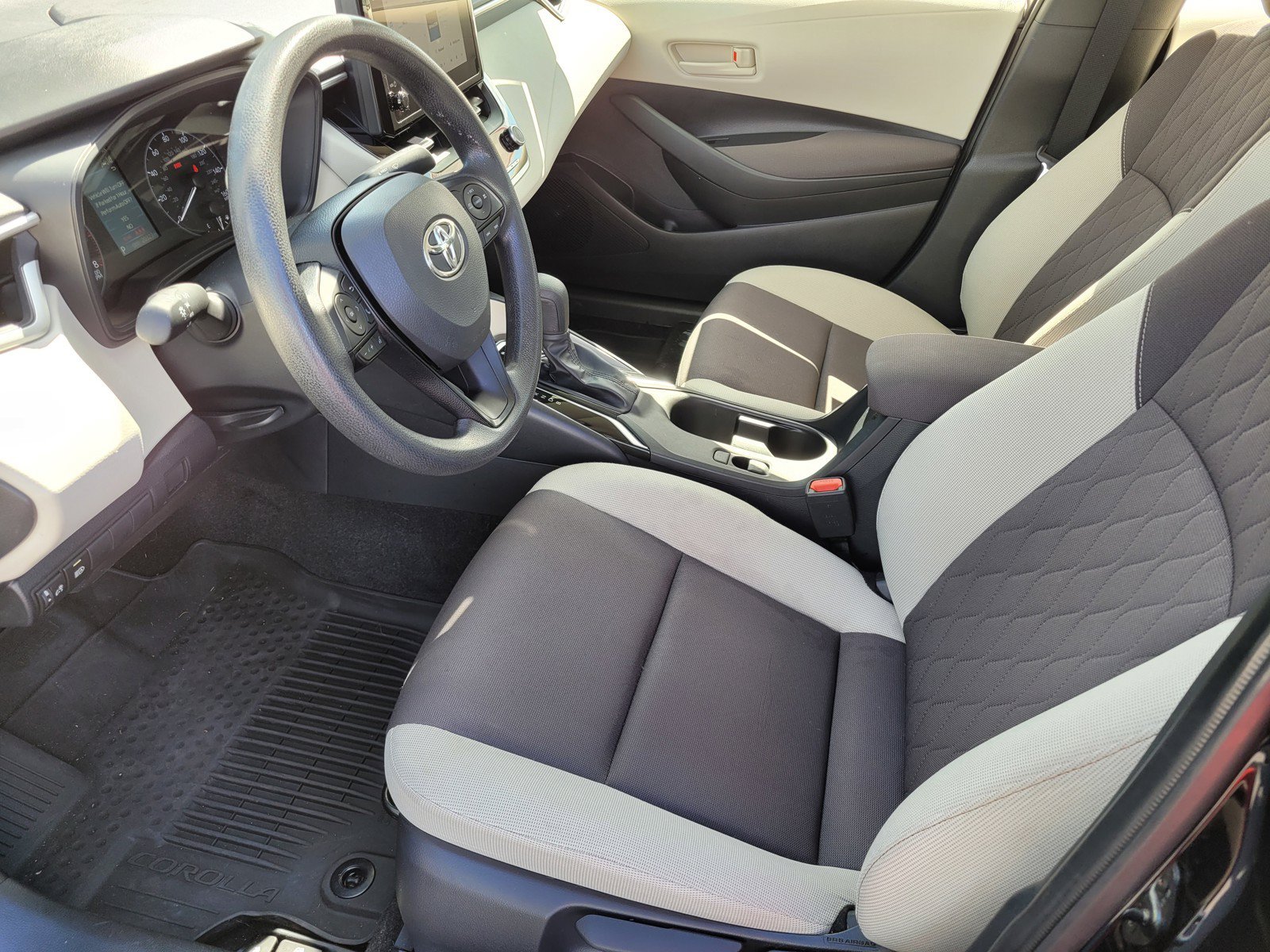 Used 2025  Toyota LE image 15