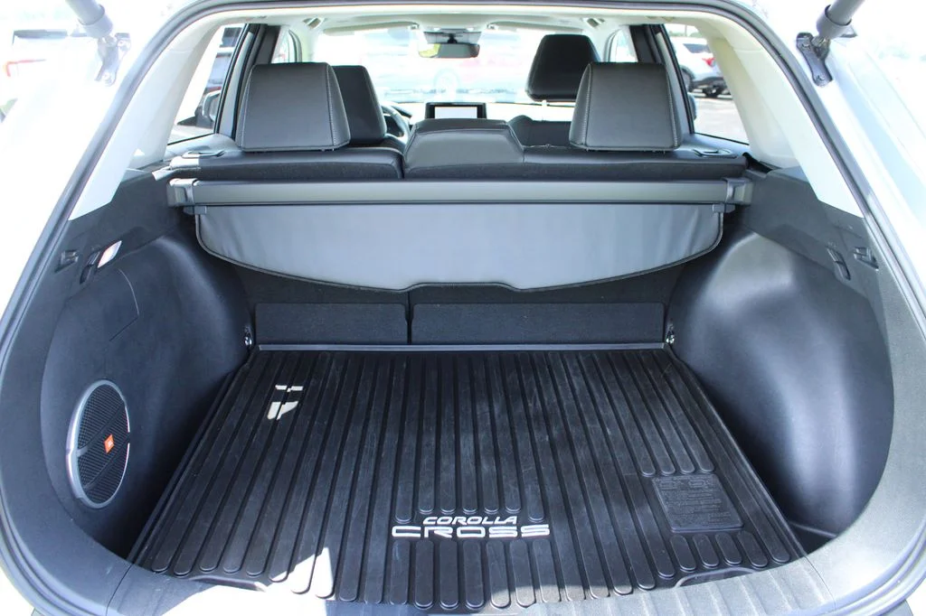 Used 2023 Silver Toyota XLE image 11
