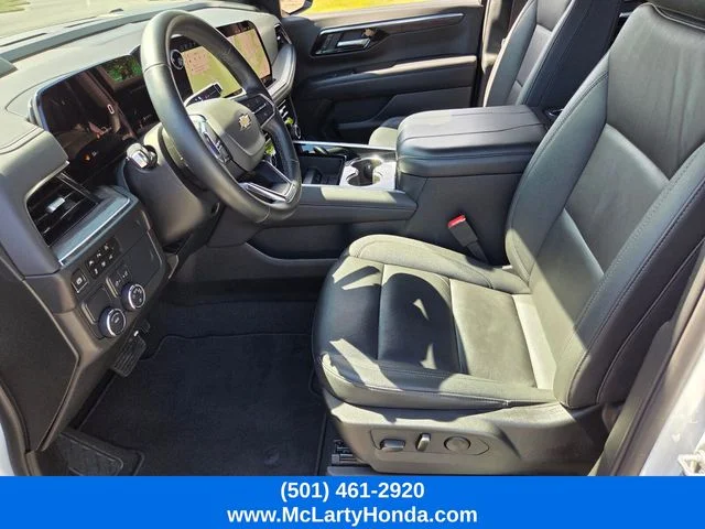 Used 2025 Summit White Chevrolet LT image 9