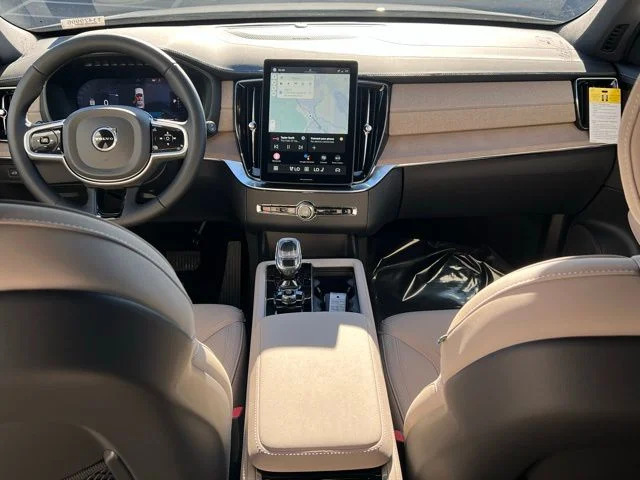 2026 Volvo XC90 Plus - Photo 16