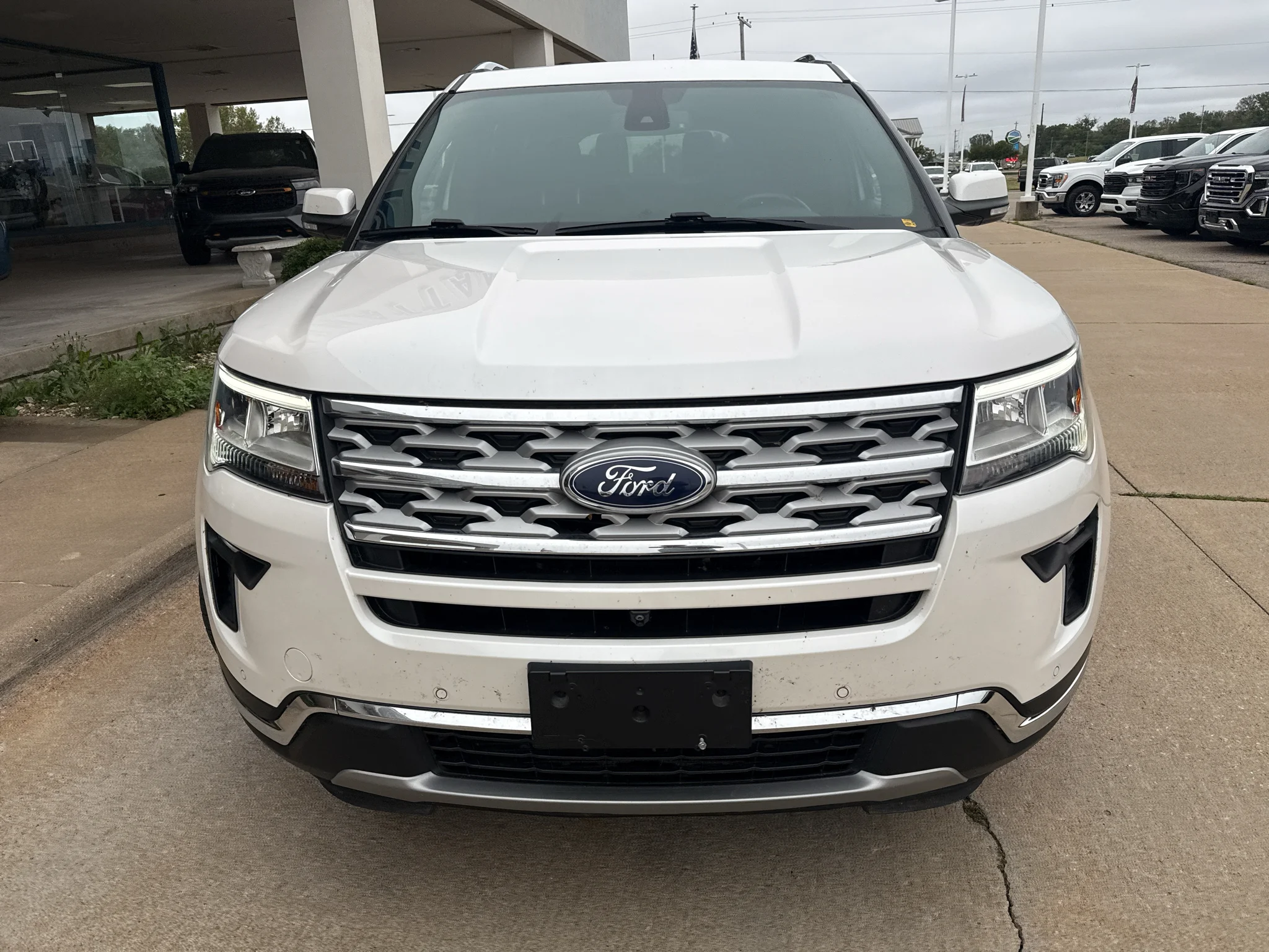 Used 2018 White Platinum Metallic Tri-Coat Ford Limited image 10