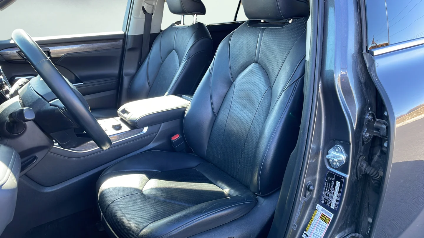 Used 2022 Gray Toyota Limited image 9