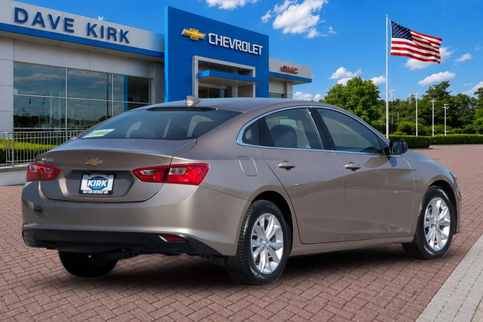 Used 2023 Mineral Gray Metallic Chevrolet LT image 3