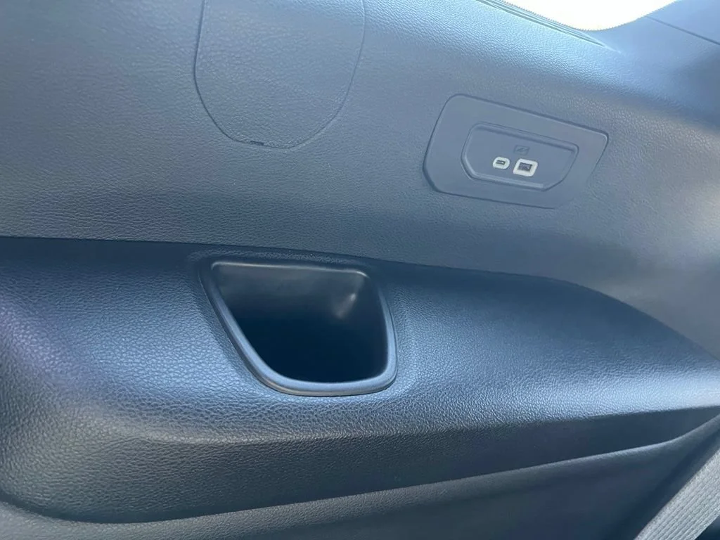 Used 2023 Gray Jeep Altitude image 27