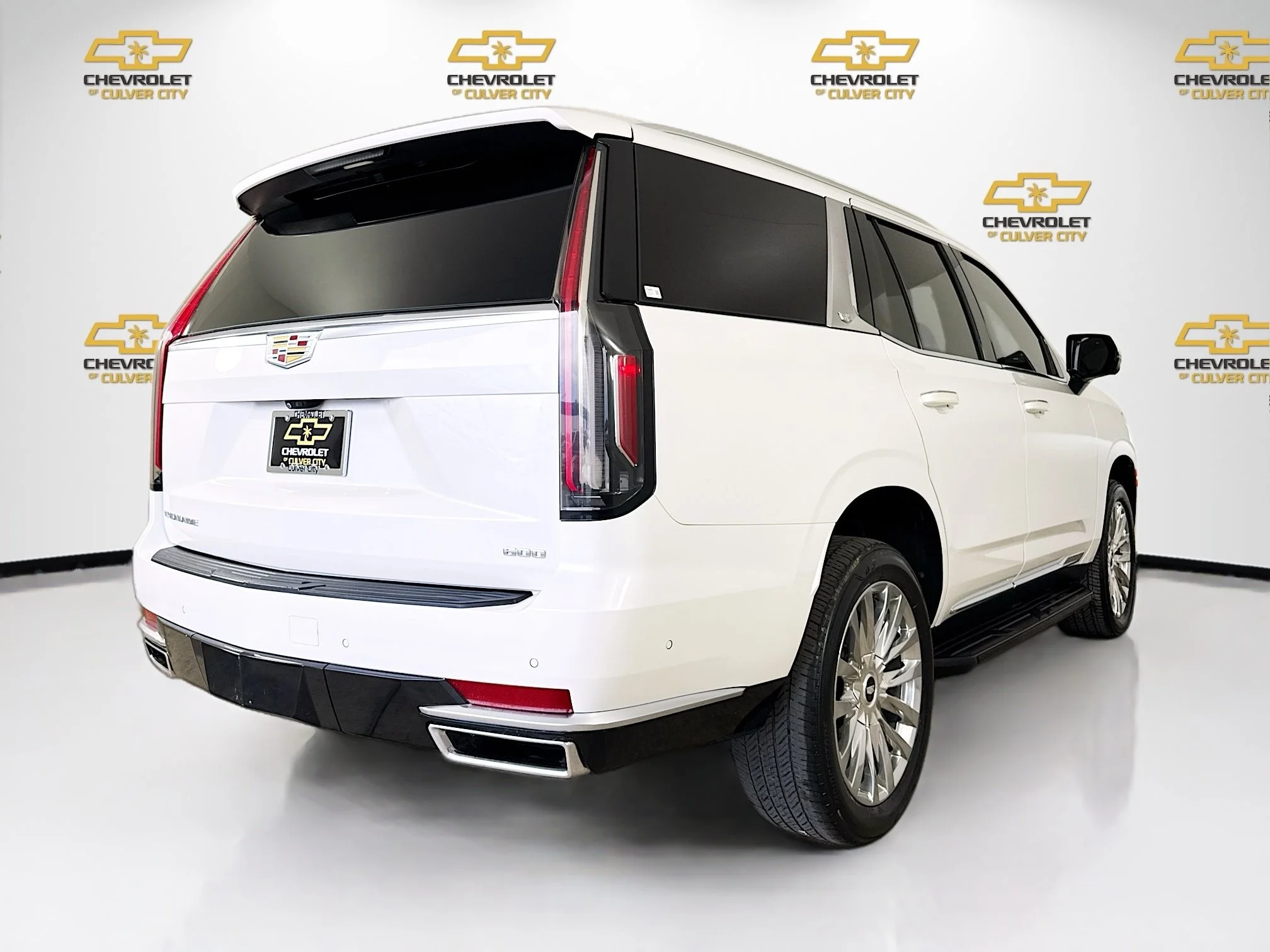 Used 2021 CRYSTAL WHITE TRICOAT Cadillac Premium Luxury image 8