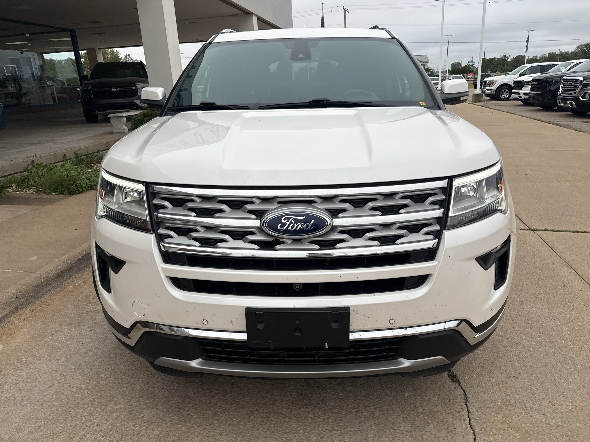 Used 2018 White Platinum Metallic Tri-Coat Ford Limited image 10