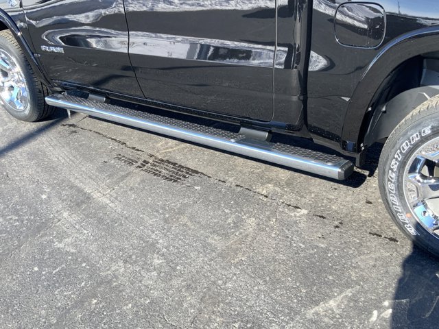 New 2026 Diamond Black Crystal Pearl-Coat Exterior Paint RAM Big Horn image 3