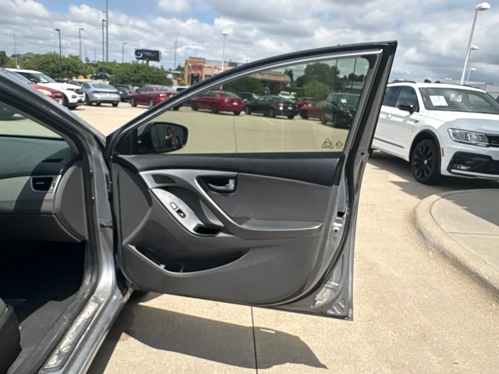 Used 2015 Shale Gray Metallic Hyundai Limited image 21