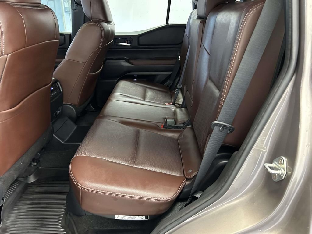 Used 2025  Toyota Premium image 15