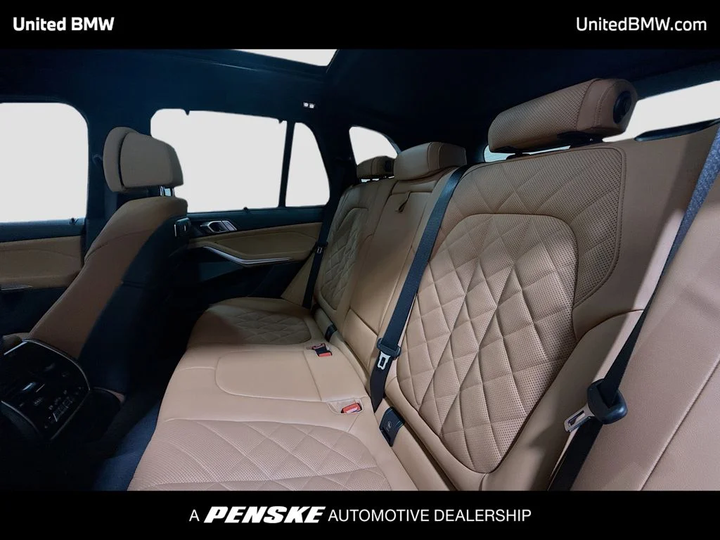 Used 2025 Gray Metallic BMW sDrive40i image 13