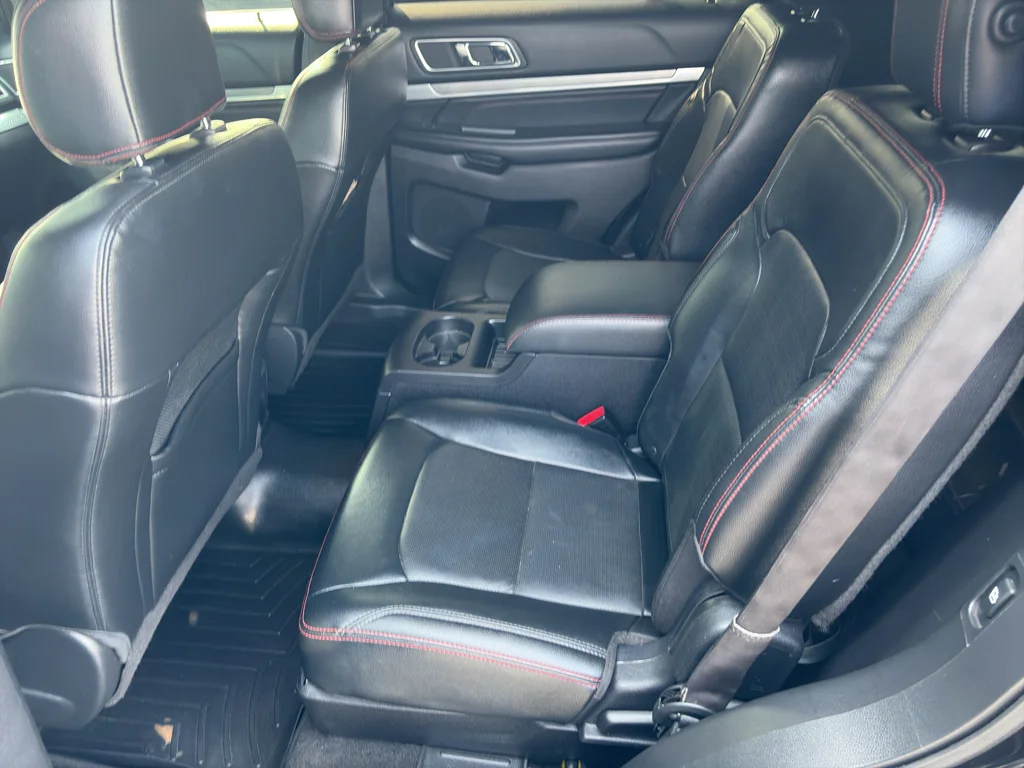 Used 2016 Red Ford Sport image 3