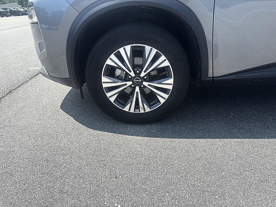 Used 2023 Gun Metallic Nissan SV image 9