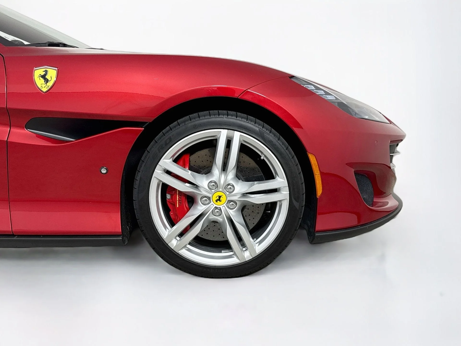 Certified Used 2019 Rosso Portofino Ferrari Base image 28
