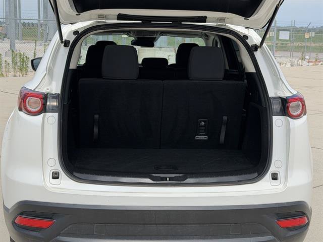 Used 2020 Snowflake White Pearl Mica Mazda Sport image 5