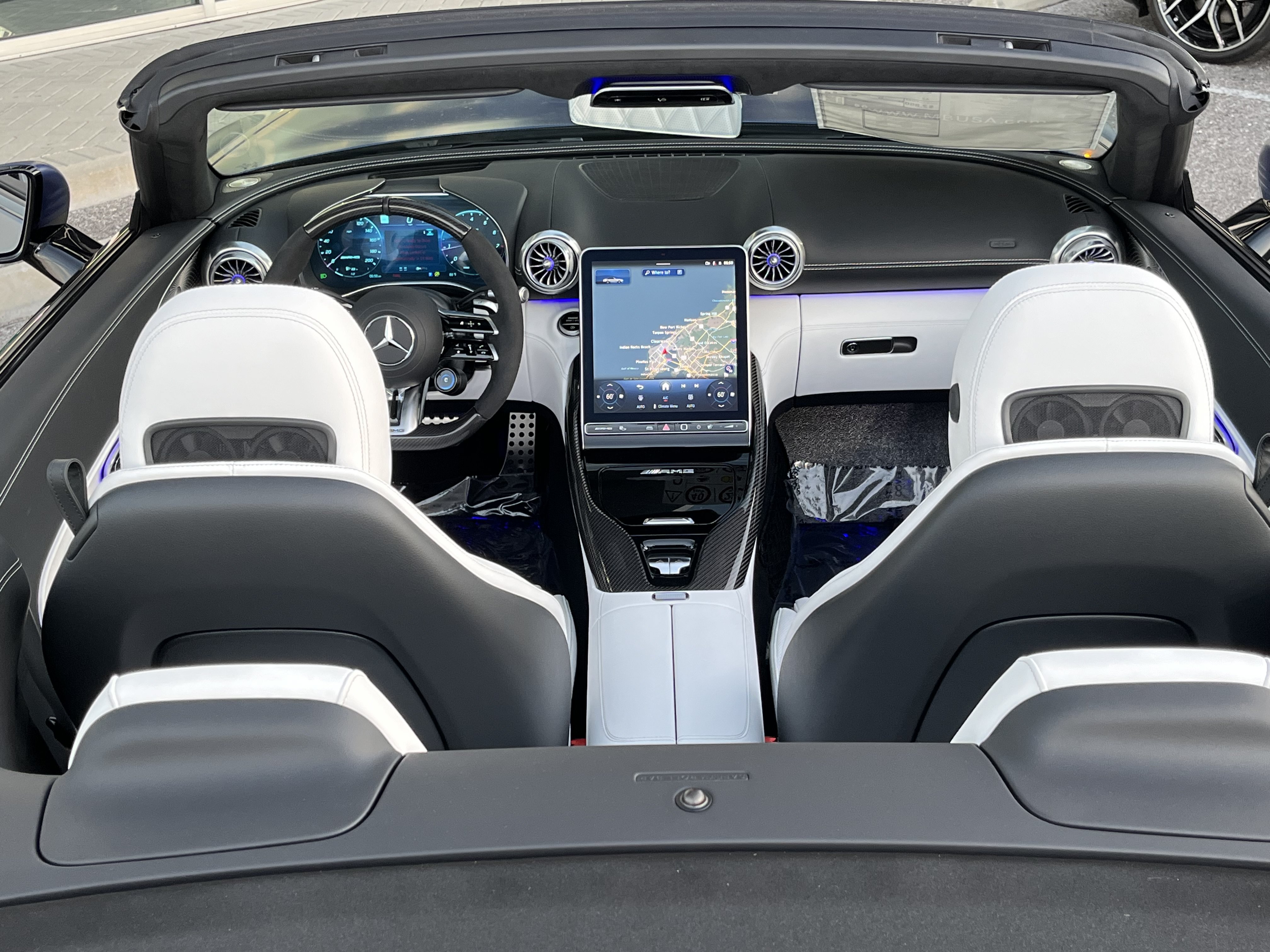 New 2026 MANUFAKTUR Starling Blue Magno Mercedes-Benz AMG® SL 43 image 20