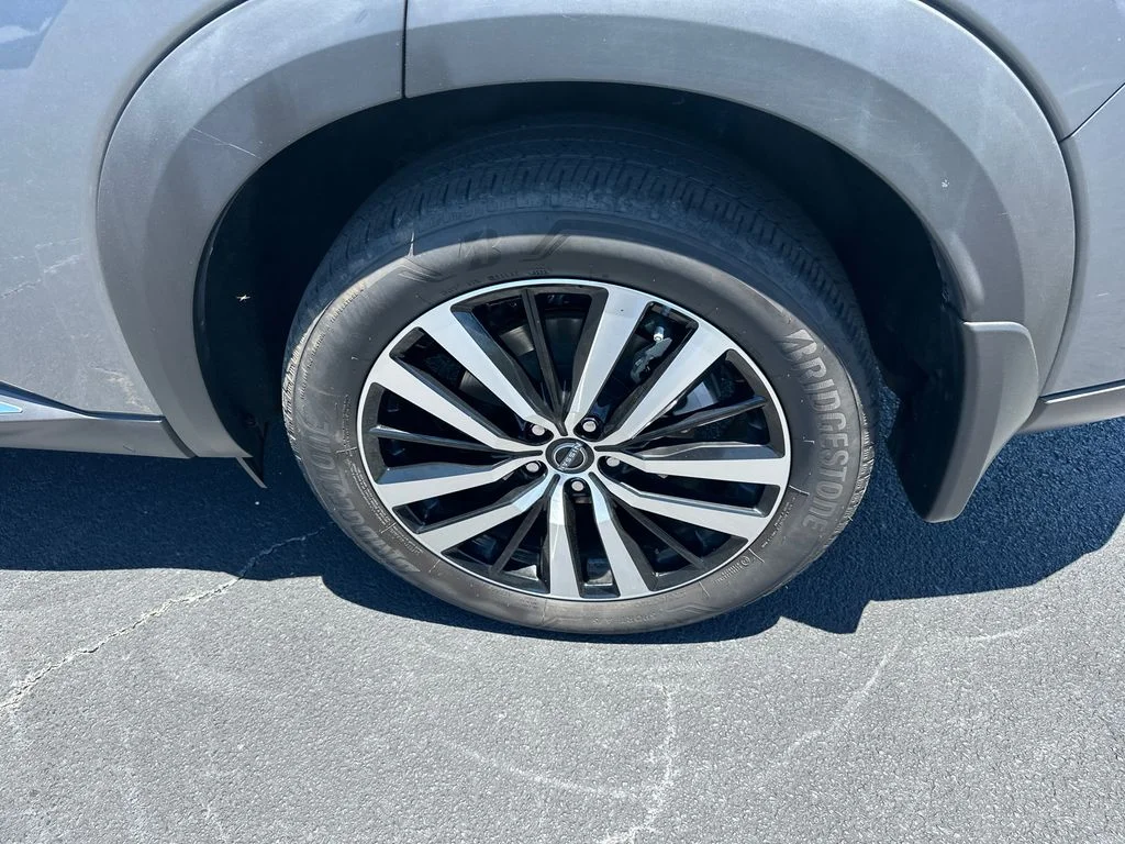 Used 2024 Gray Nissan Platinum image 20