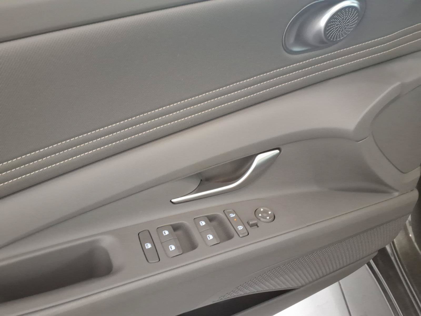 Certified Used 2024 Amazon Gray Hyundai SEL image 12