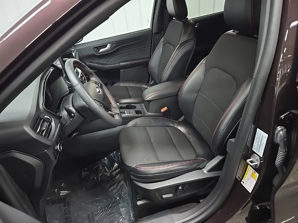 Used 2023 Red Ford ST-Line image 30