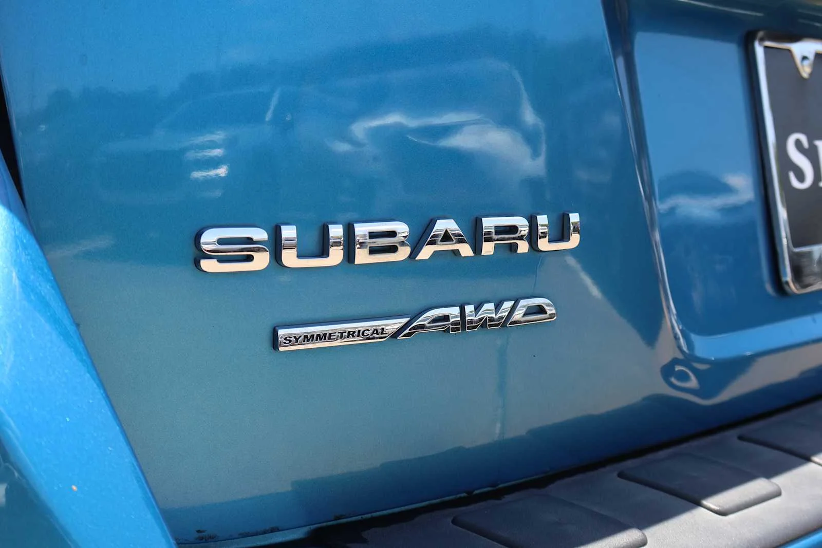 Used 2019 Island Blue Pearl Subaru  image 12