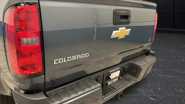 Used 2015 Cyber Gray Metallic Chevrolet LT image 33