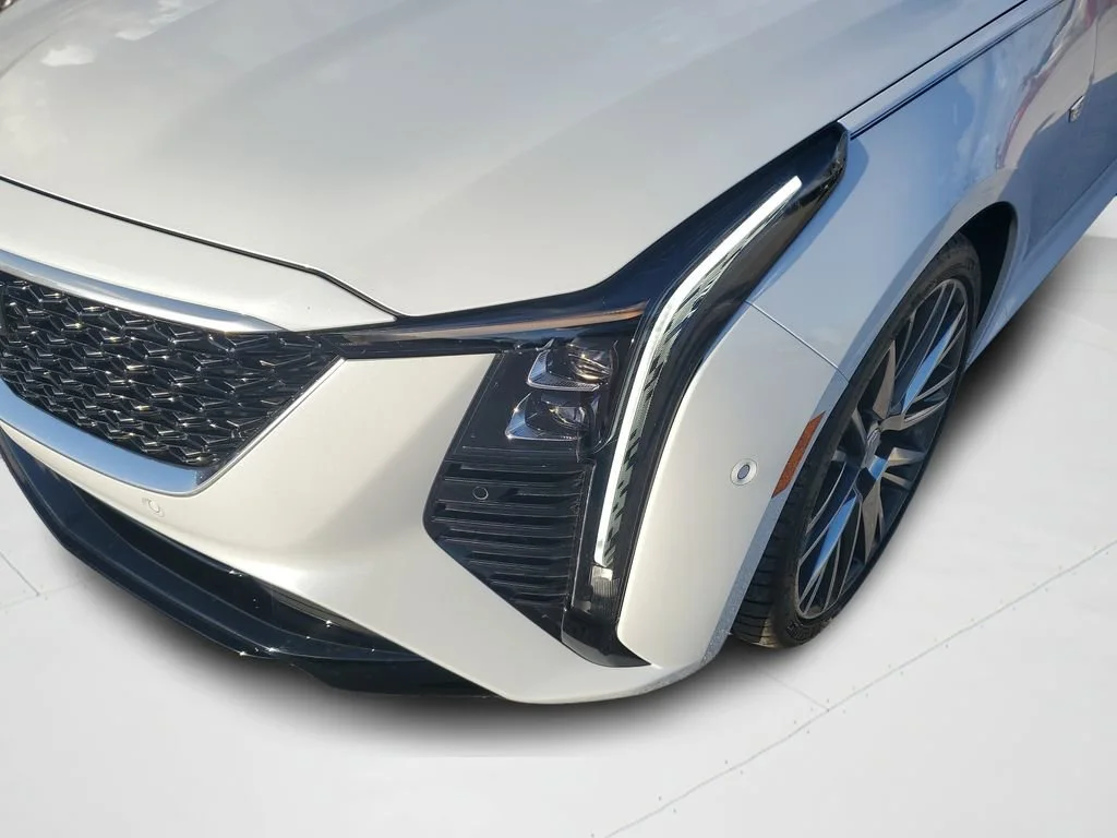 Used 2026 Vibrant White Tricoat Cadillac Premium Luxury image 26