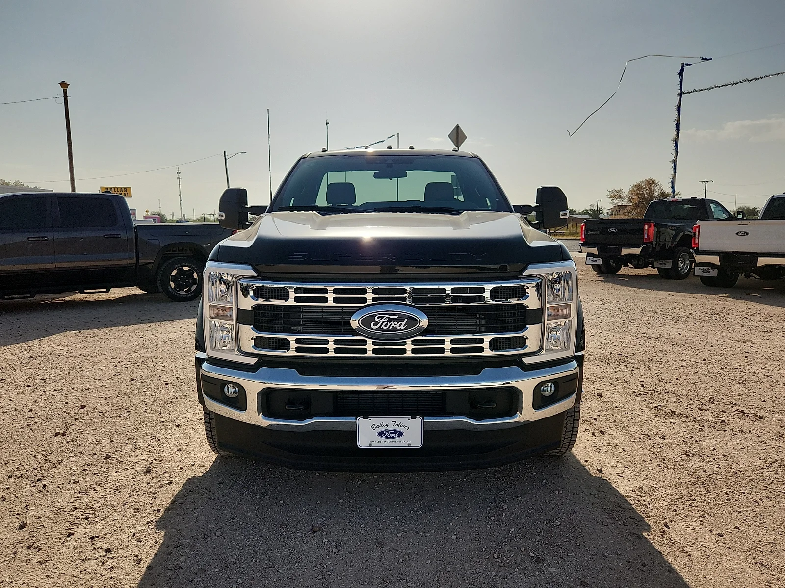 New 2027 Agate Black Metallic Ford XLT image 2