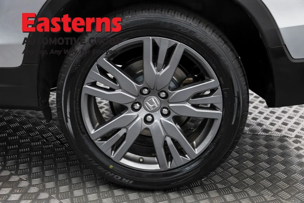 Used 2021 Silver Honda EX-L image 33