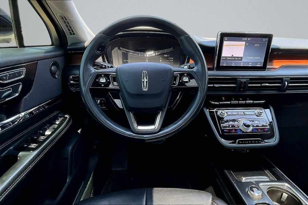 Used 2020 White Lincoln Reserve image 5