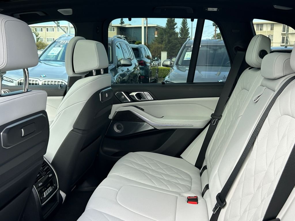 2026 BMW X5 M60i - Photo 26