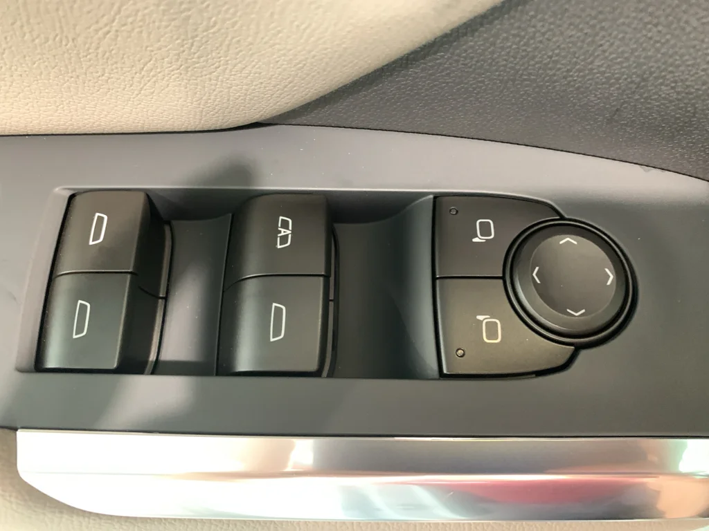 2027 Chevrolet Traverse LT - Photo 29