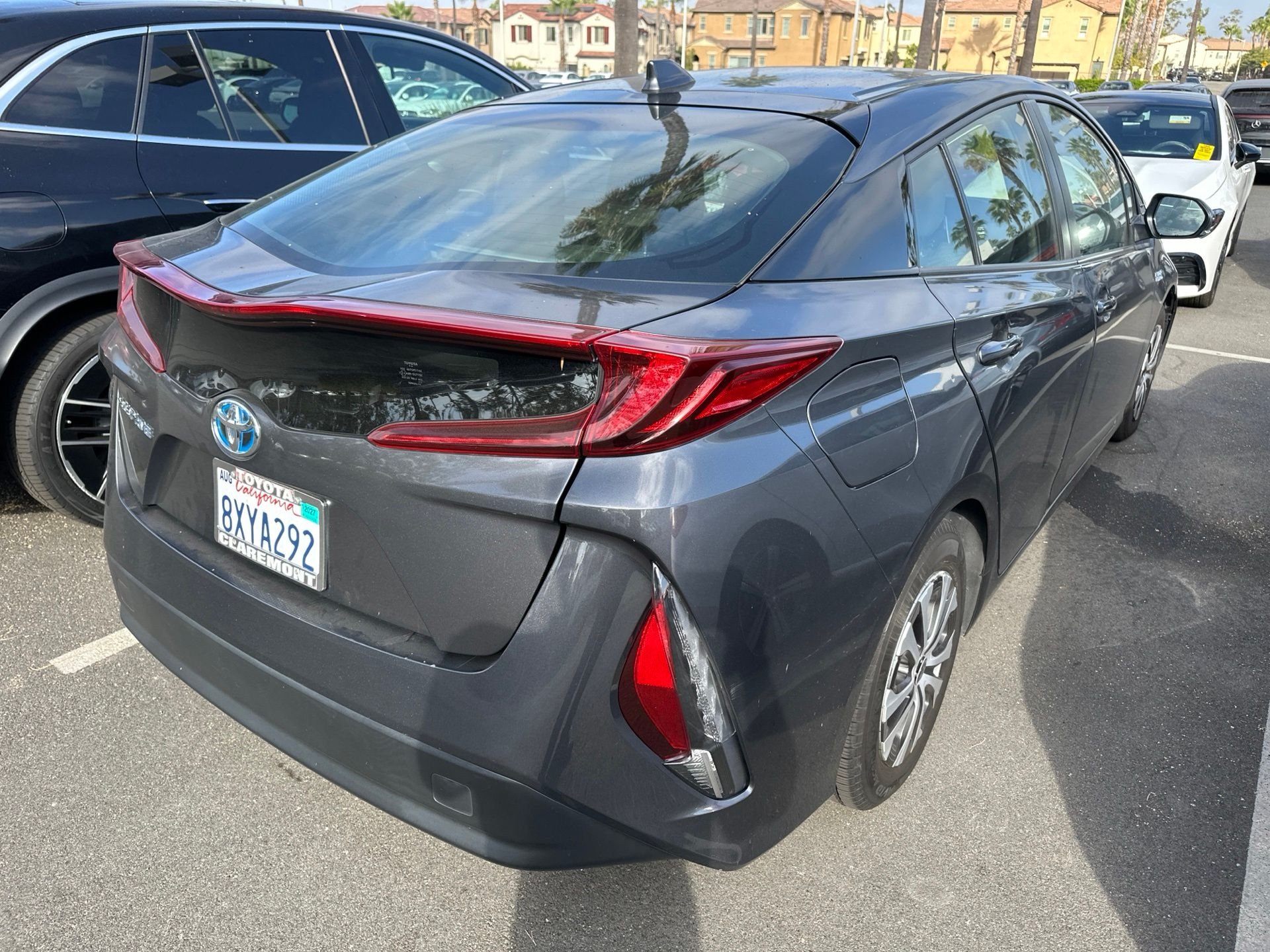 Used 2022 Gray Toyota LE image 13