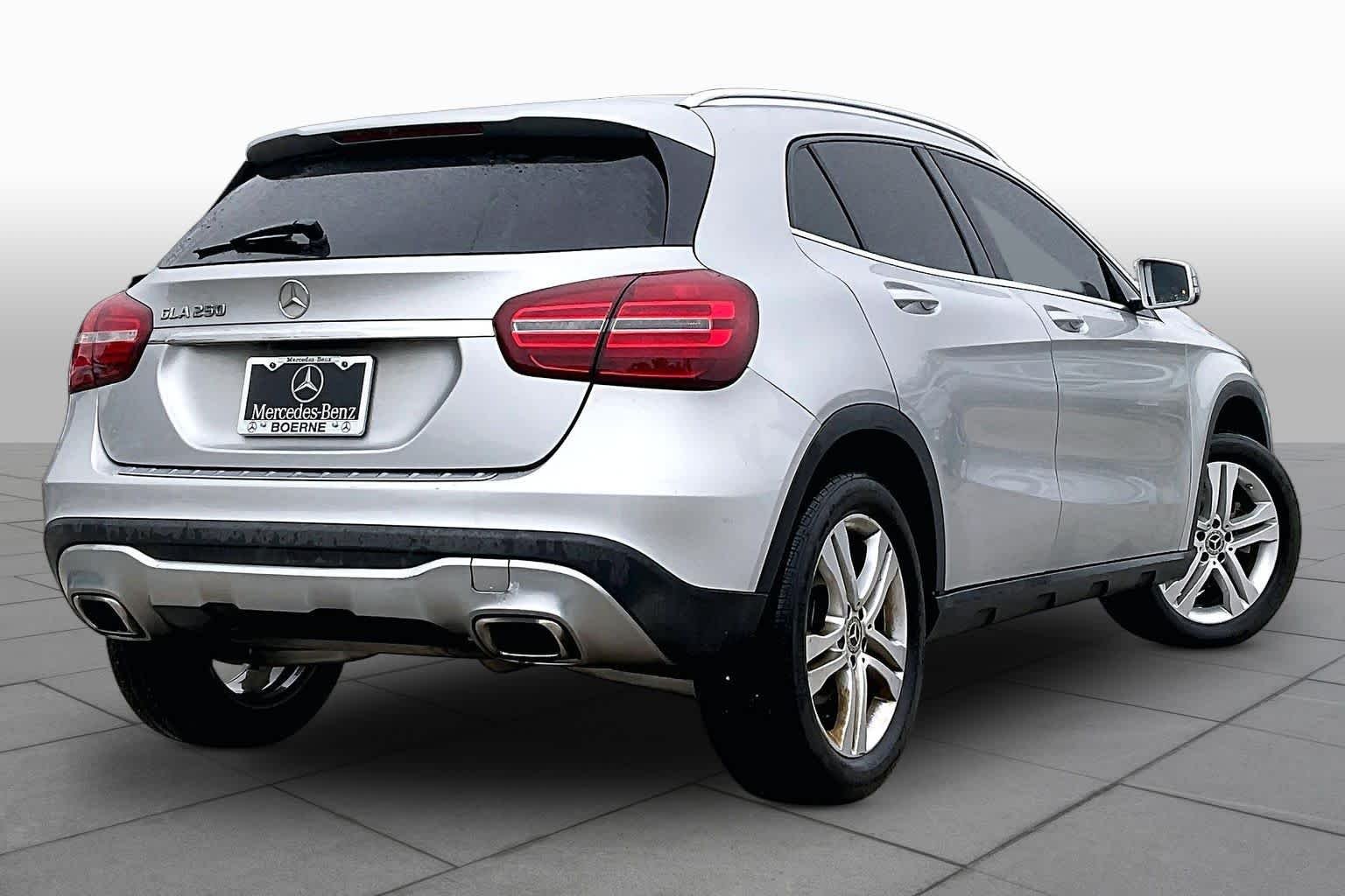 Used 2018 Polar Silver Metallic Mercedes-Benz GLA 250 image 13
