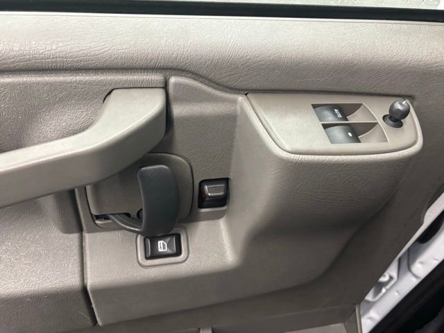 2024 Chevrolet Express Cargo Work Van - Photo 11