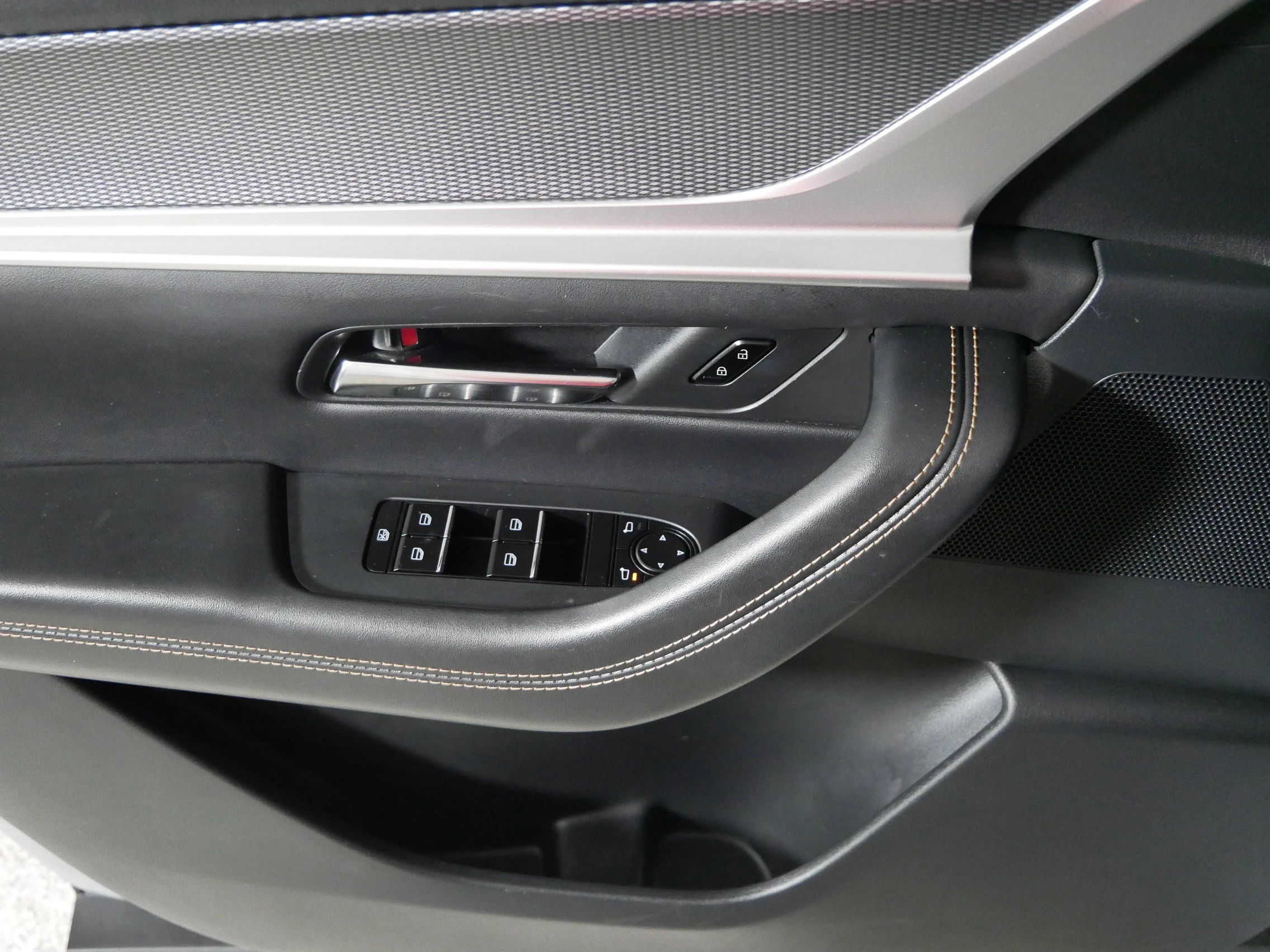 Used 2025 Sonic Silver Mazda Premium Sport image 19
