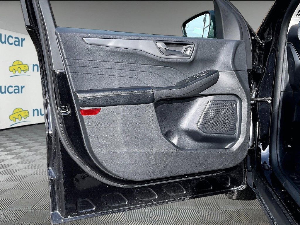 Used 2025 Black Ford Active image 9