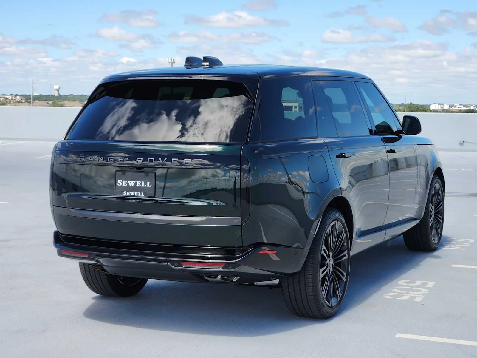 New 2026 British Racing Green LAND ROVER SE LWB 7-Seats / V8 image 7