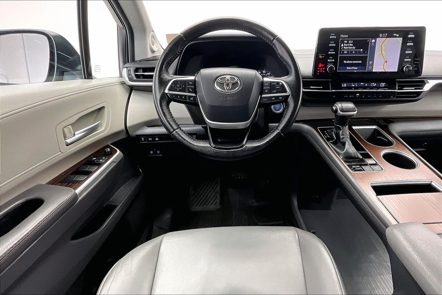 Used 2022 Wind Chill Pearl Toyota XLE image 4