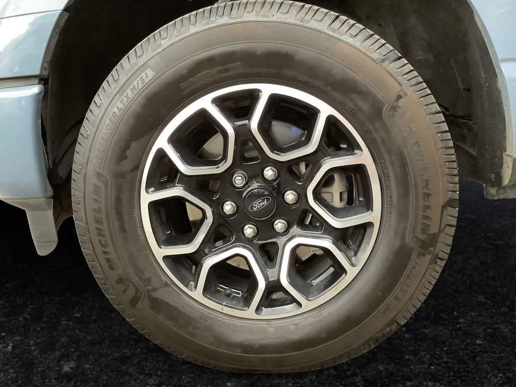 Used 2023 Gray Ford Lariat image 27