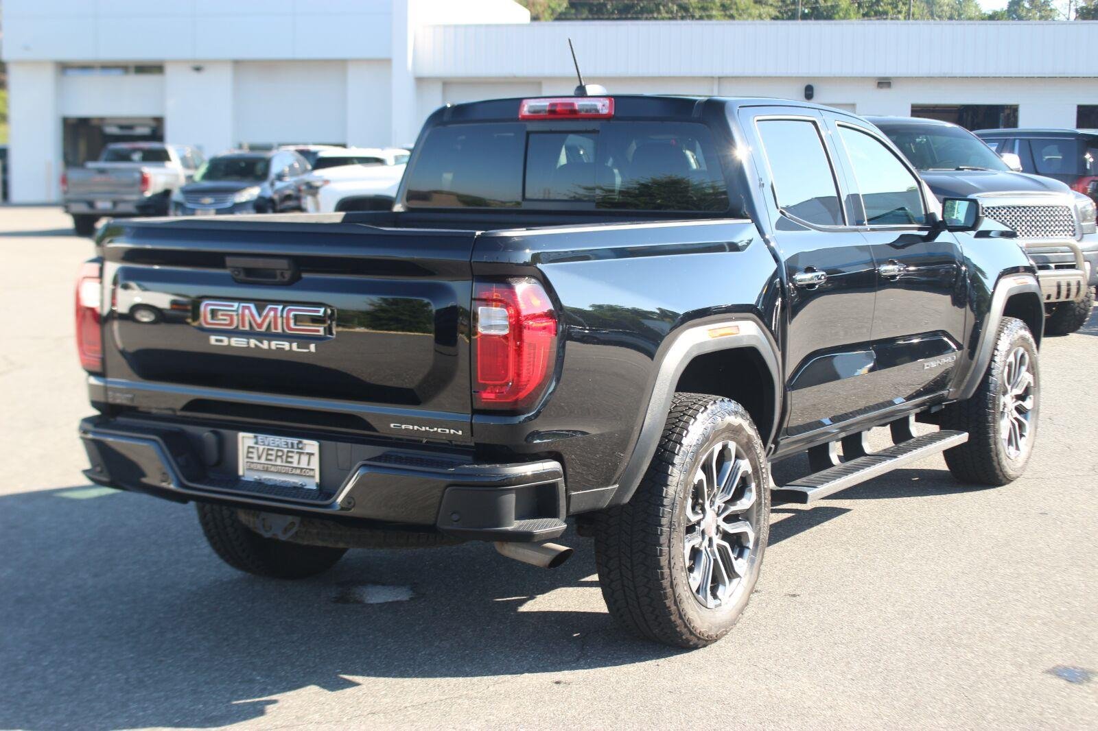 Used 2024 Onyx Black GMC Denali image 7