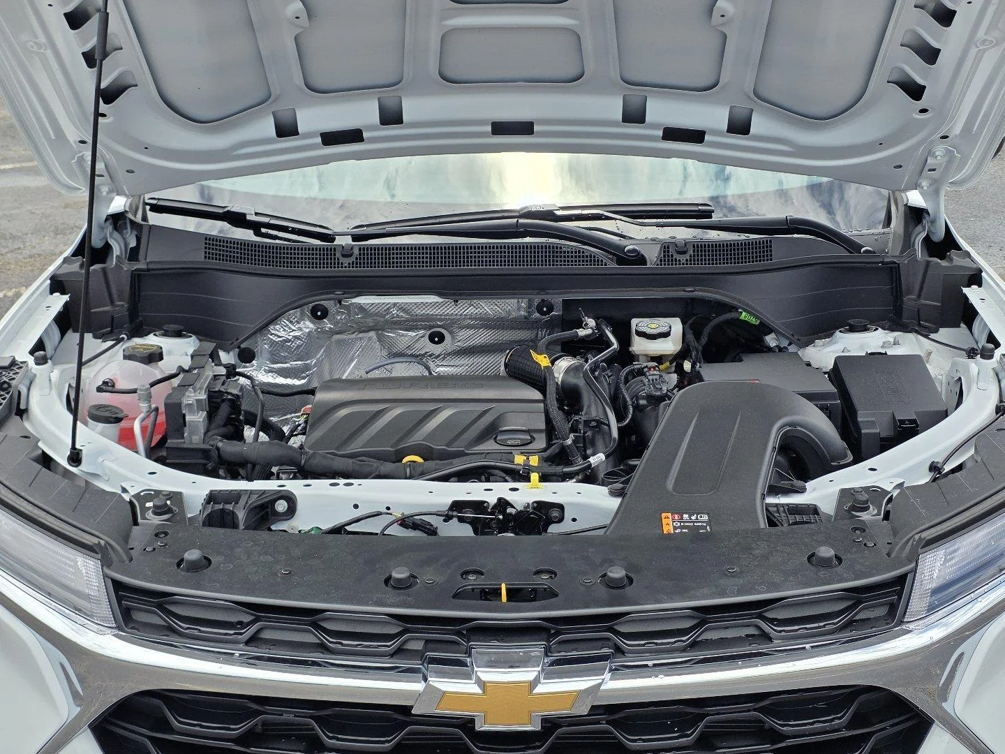 Used 2026 Summit White Chevrolet LS image 31