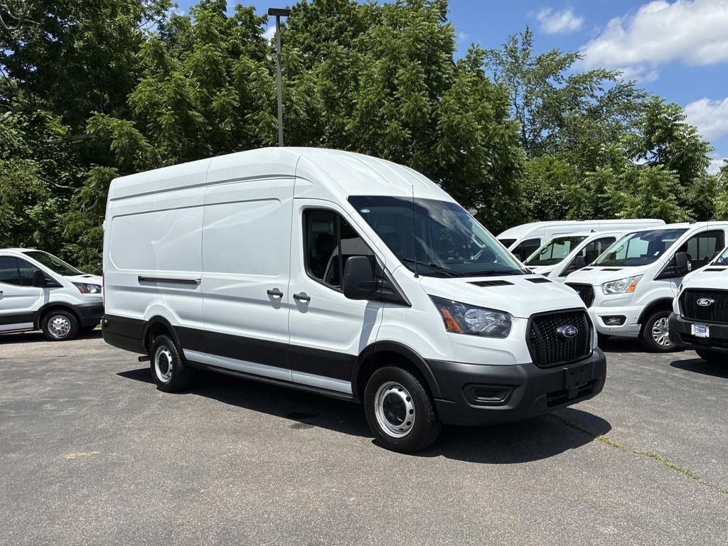 Used 2024  Ford Base image 3