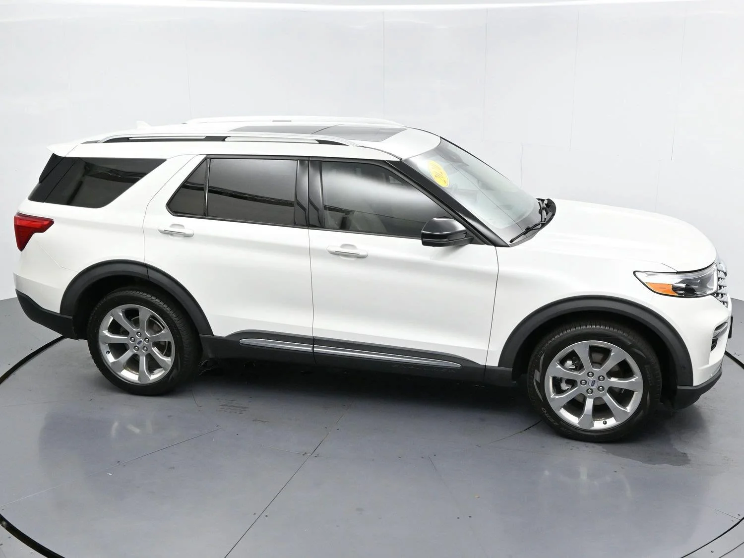 Used 2020 Star White Metallic Tri-Coat Ford Platinum image 45