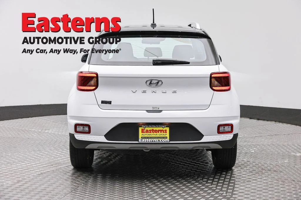 Used 2025 White Hyundai Limited image 6