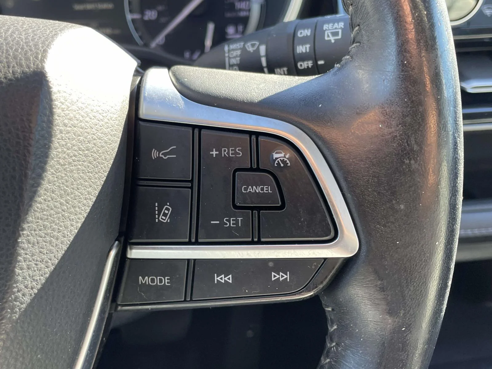 Used 2020 Magnetic Gray Metallic Toyota XLE image 11