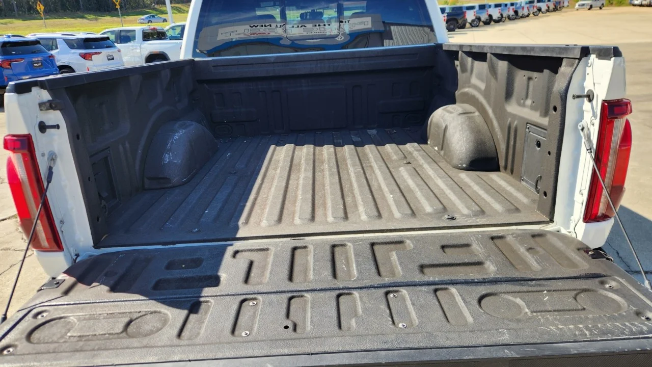 Used 2025 White Ford LARIAT image 24