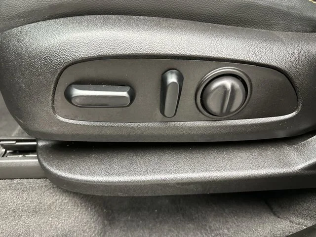 Used 2019 Brown Chevrolet Premier image 12