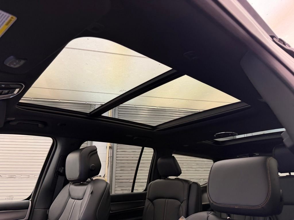 New 2026 Bright White Clear-Coat Exterior Paint Jeep 85th Anniversary Edition image 16