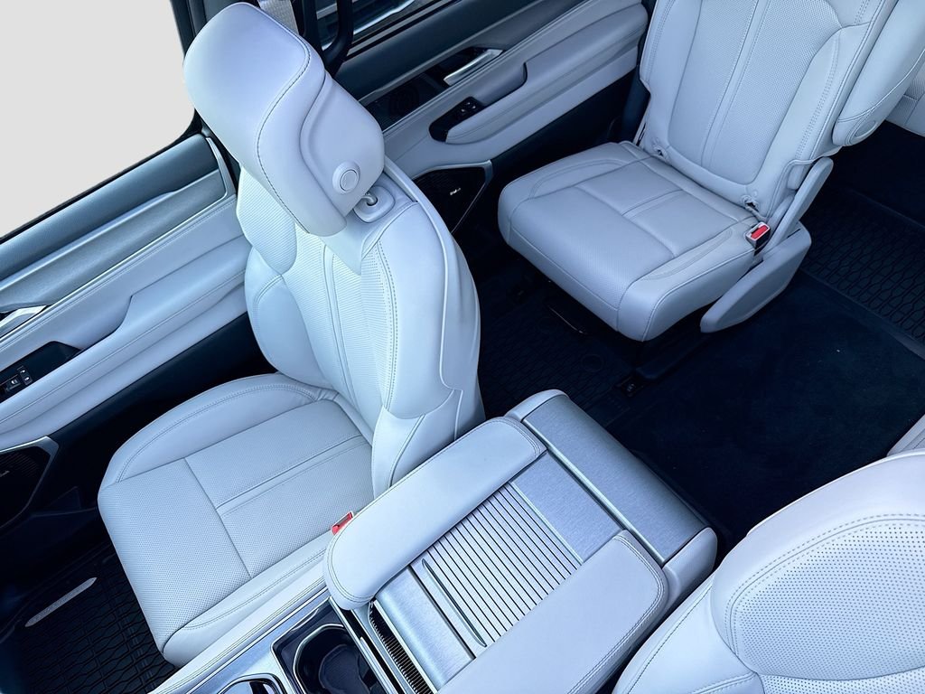 New 2026 Steel Blue Exterior Paint Jeep Limited Reserve image 25